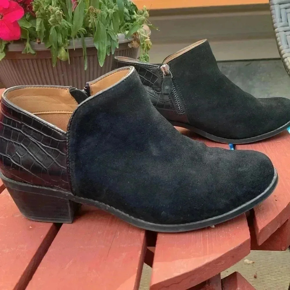 Vionic Marissa Black Leather Short Zip Up Boots 8.5 Wide